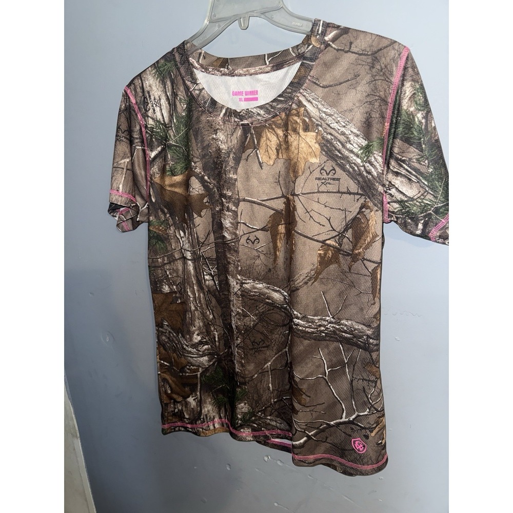 Camouflage Women's Shirt‎  XL Game Winner Pink stitching Realtree Pattern